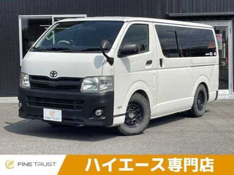 TOYOTA HIACE VAN