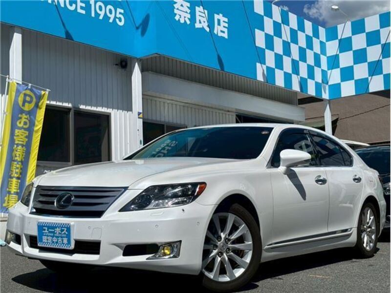 LEXUS LS