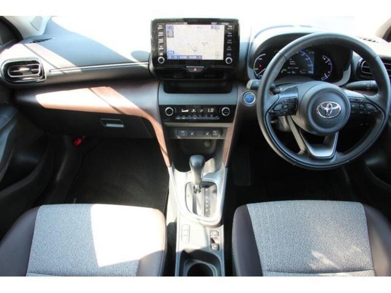 YARIS CROSS