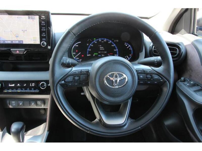 YARIS CROSS