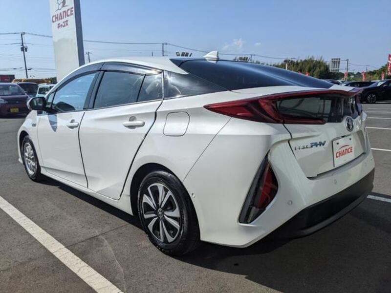 PRIUS PHV