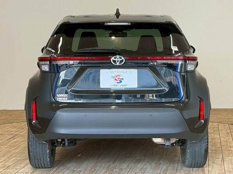 YARIS CROSS