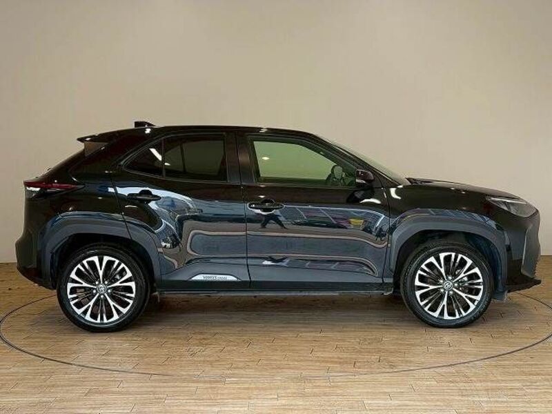 YARIS CROSS