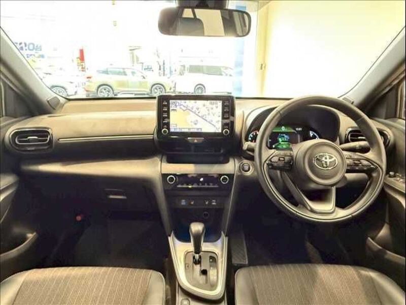 YARIS CROSS