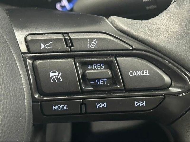 YARIS CROSS