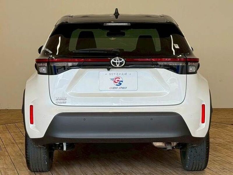 YARIS CROSS