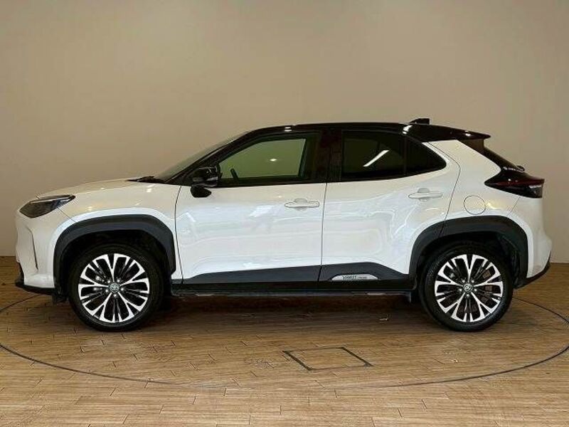 YARIS CROSS