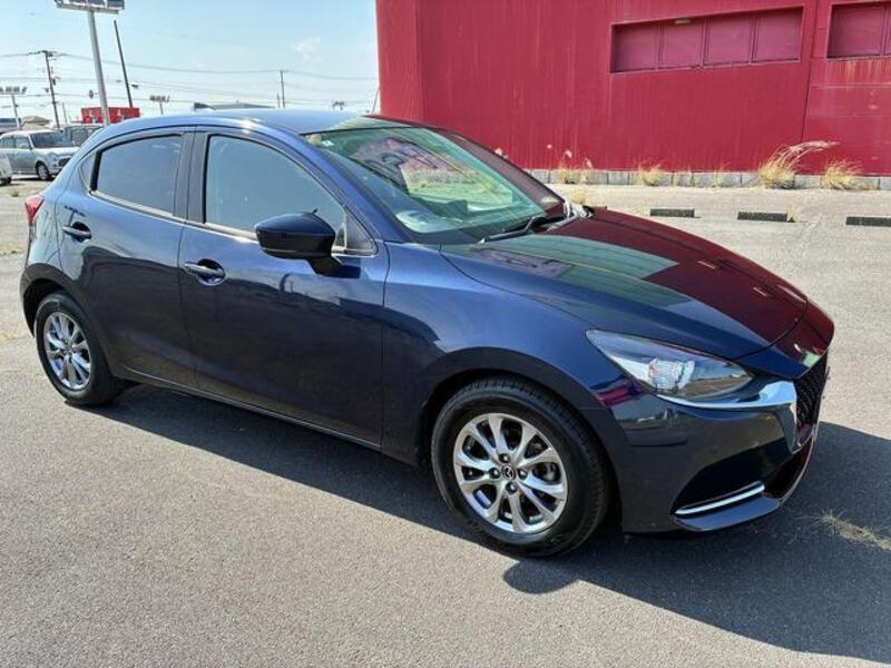 MAZDA2