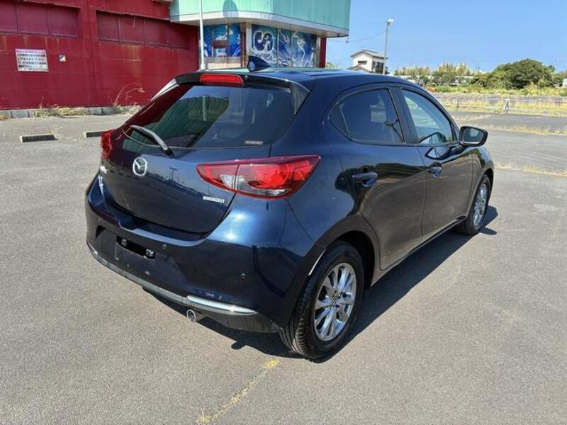 MAZDA2