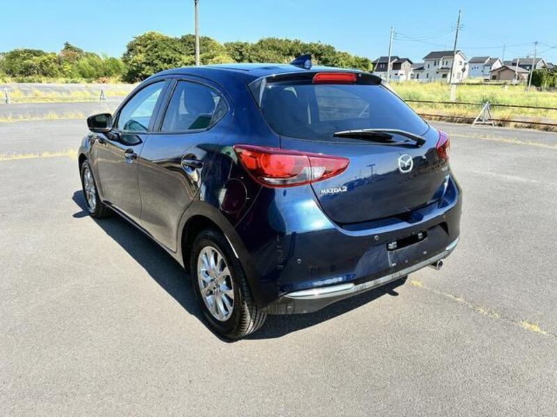 MAZDA2