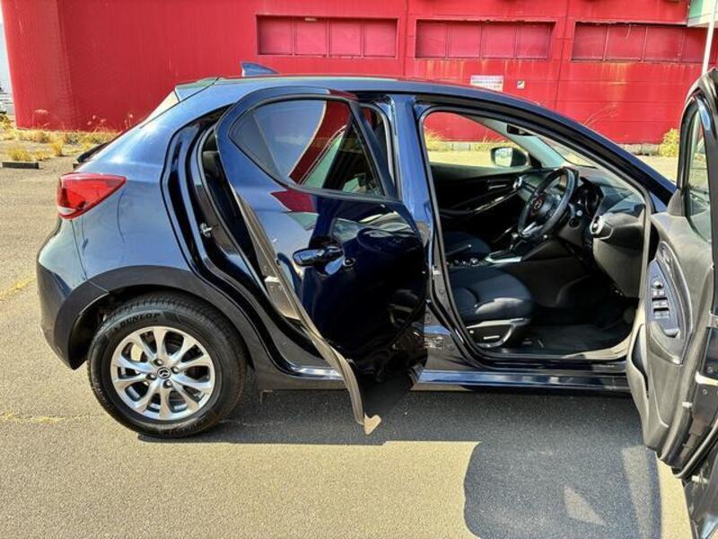 MAZDA2