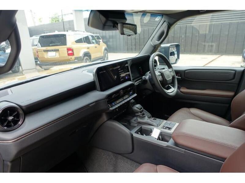 LAND CRUISER 250