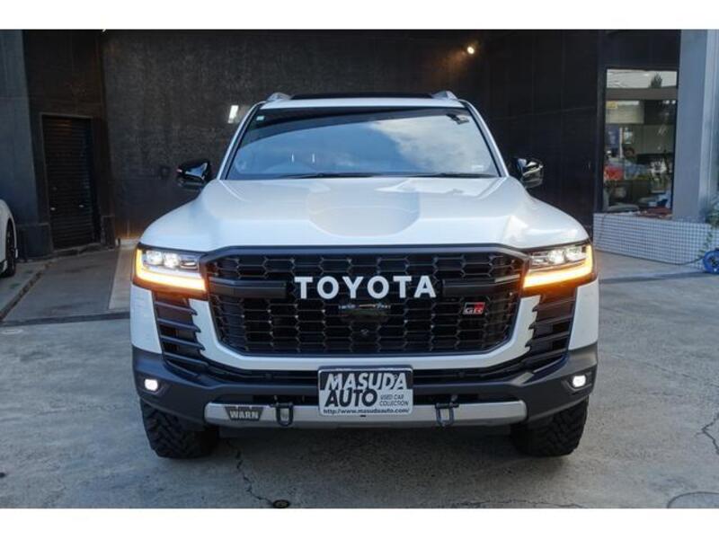 LAND CRUISER