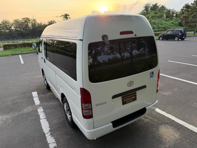 HIACE VAN