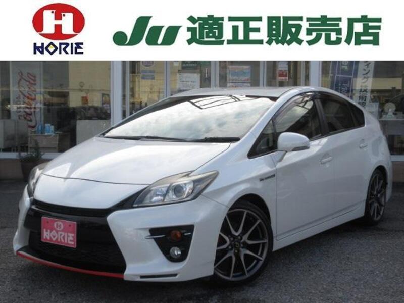 TOYOTA PRIUS