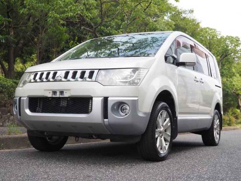 MITSUBISHI DELICA D5