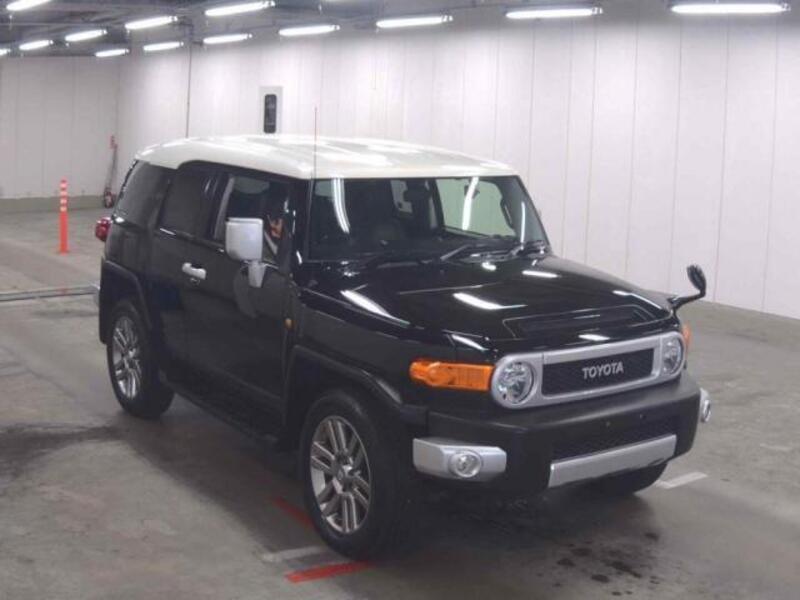 TOYOTA FJ CRUISER