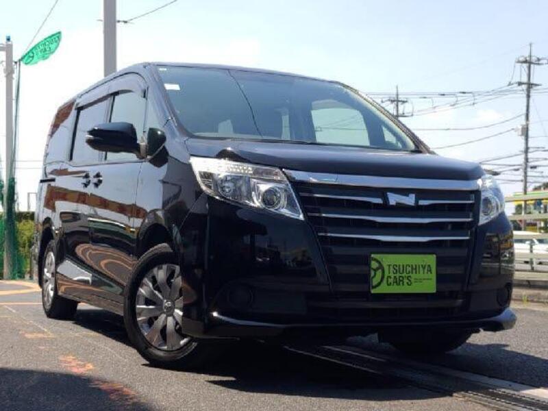 TOYOTA NOAH