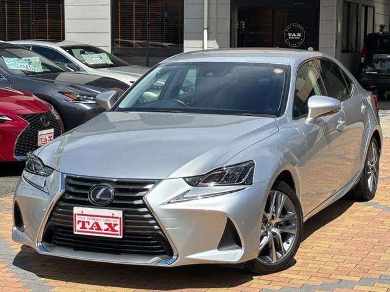 LEXUS IS
