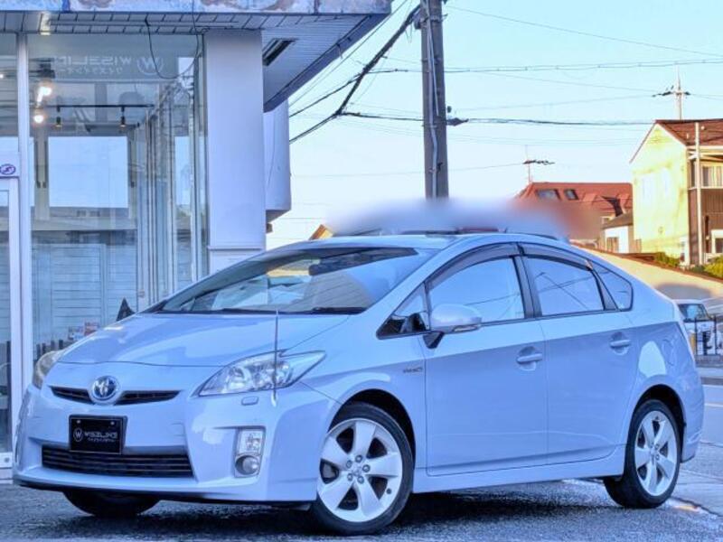 TOYOTA PRIUS