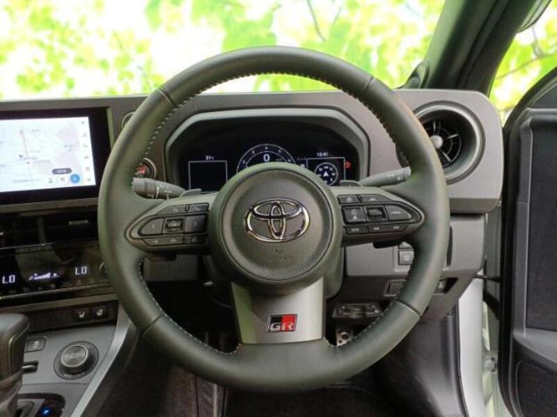 GR YARIS
