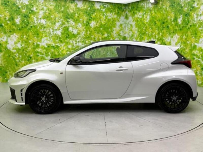 GR YARIS