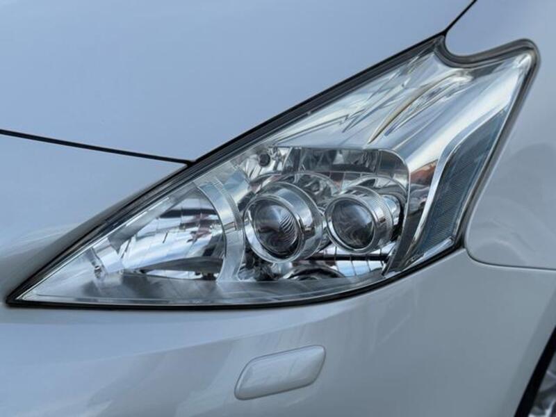 PRIUS ALPHA
