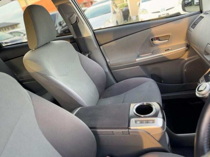 PRIUS ALPHA