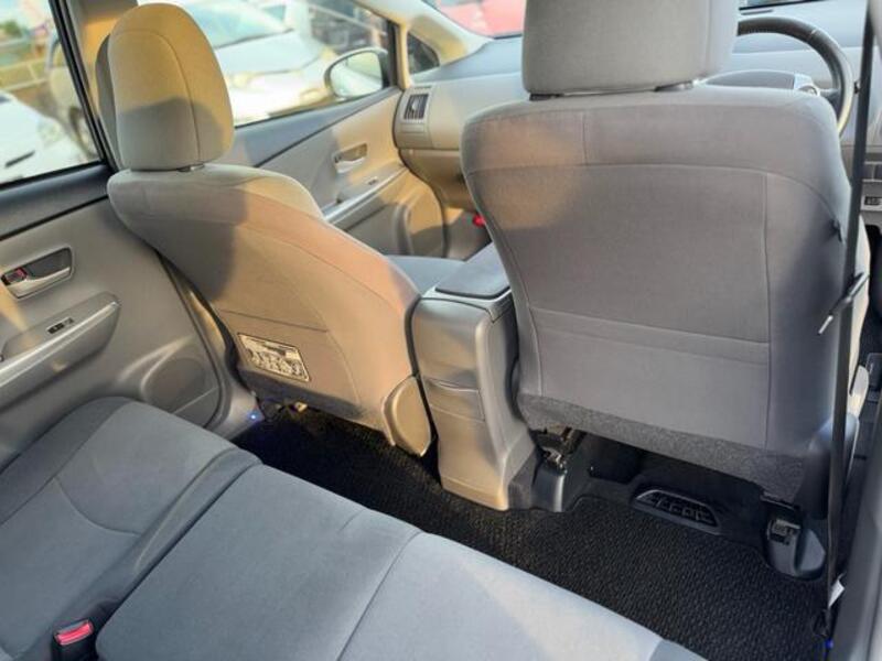 PRIUS ALPHA