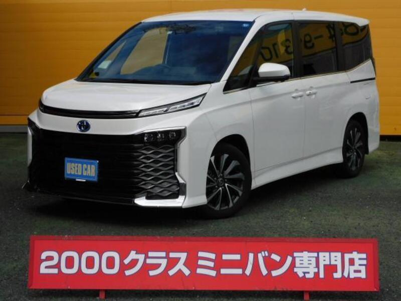 TOYOTA VOXY