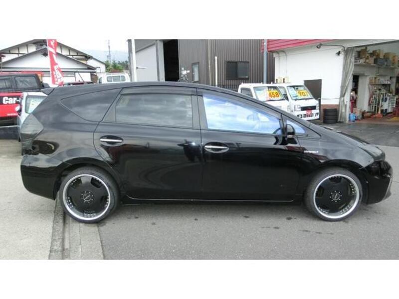 PRIUS ALPHA