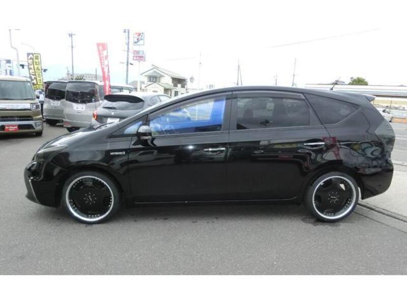 PRIUS ALPHA