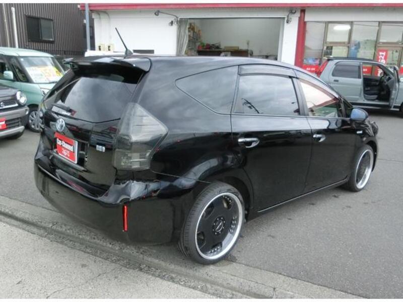PRIUS ALPHA