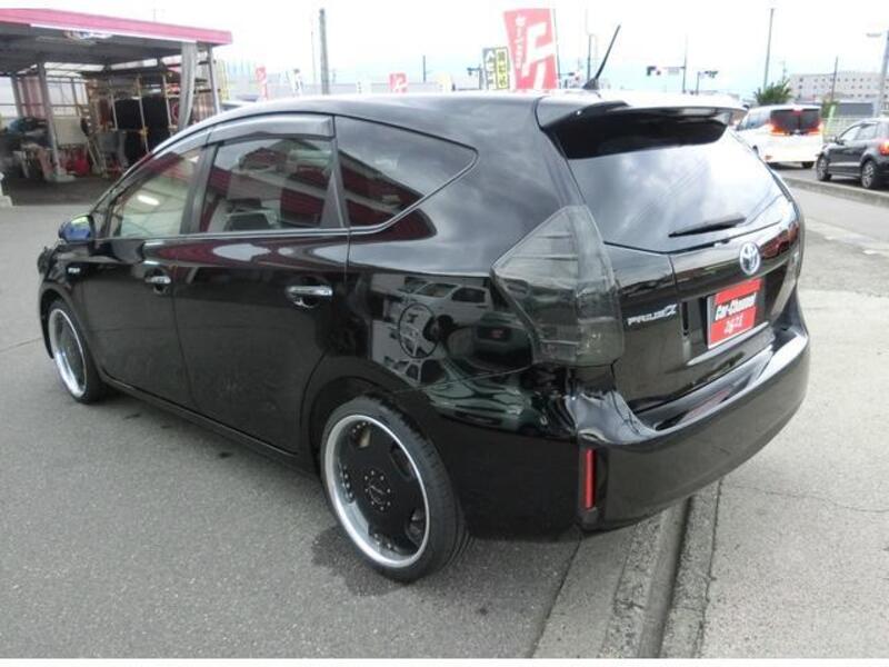 PRIUS ALPHA