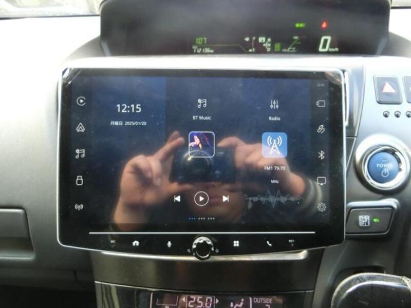 PRIUS ALPHA