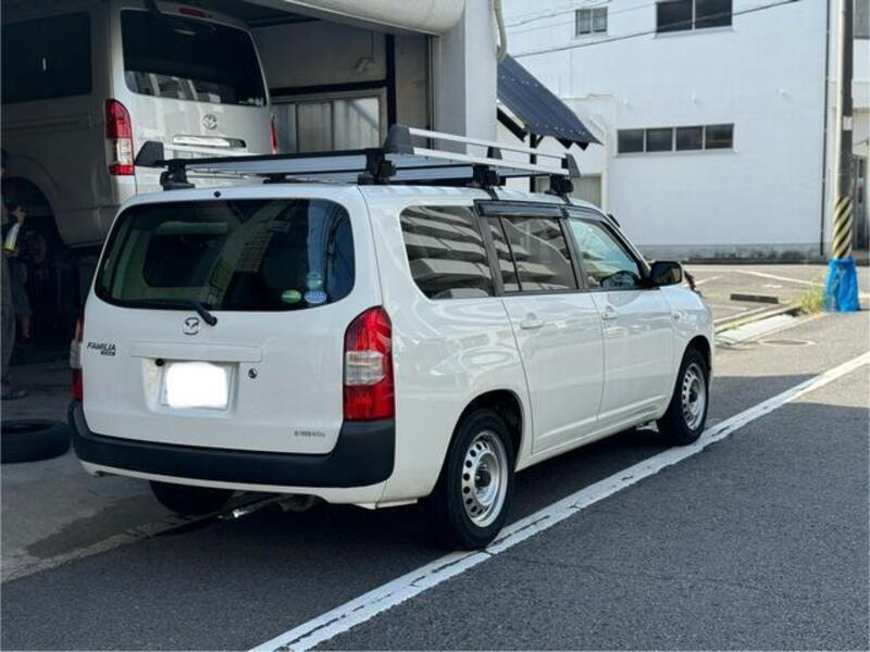 FAMILIA VAN