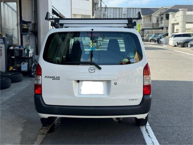 FAMILIA VAN