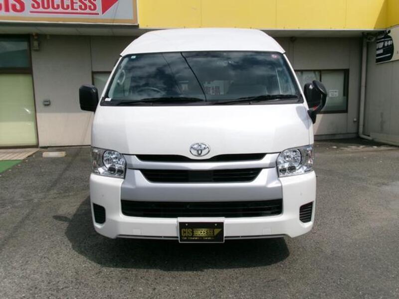 HIACE COMMUTER