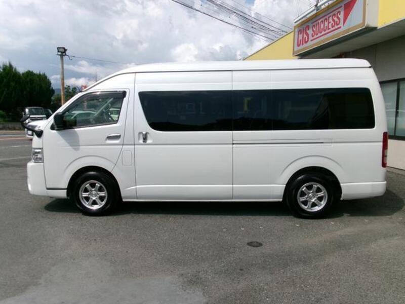 HIACE COMMUTER