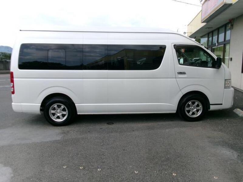 HIACE COMMUTER