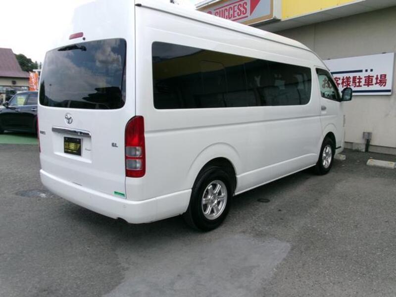 HIACE COMMUTER