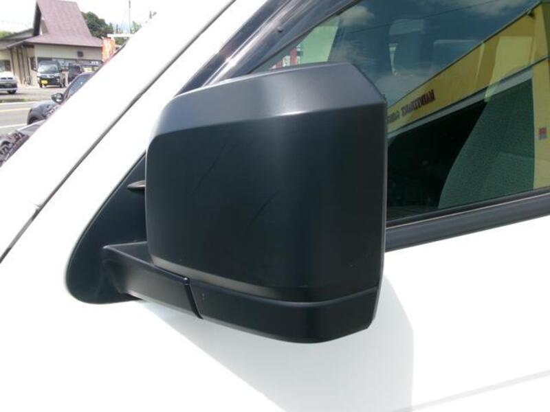 HIACE COMMUTER