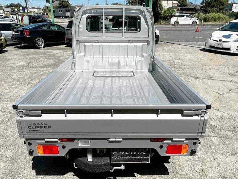 CLIPPER TRUCK