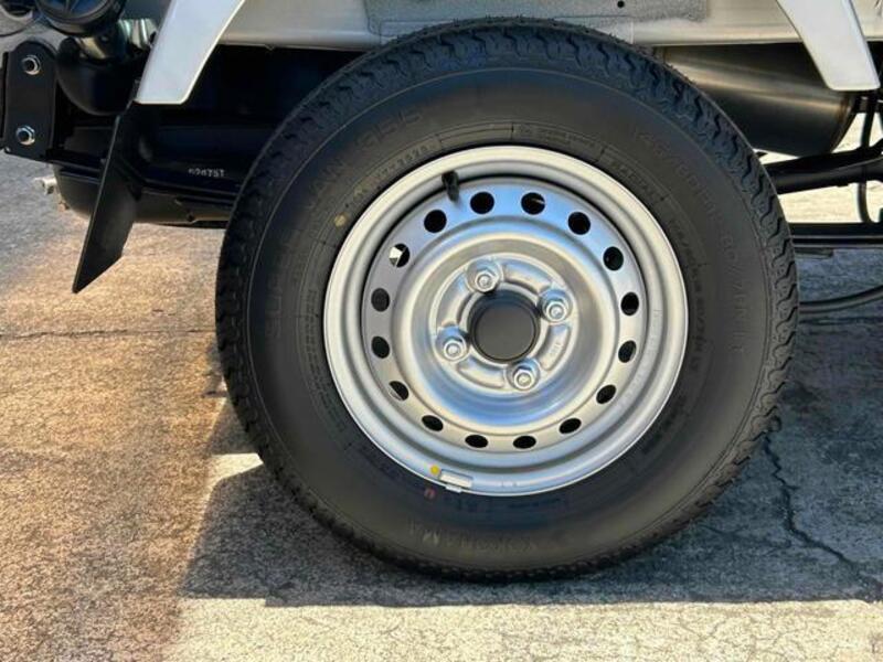 CLIPPER TRUCK
