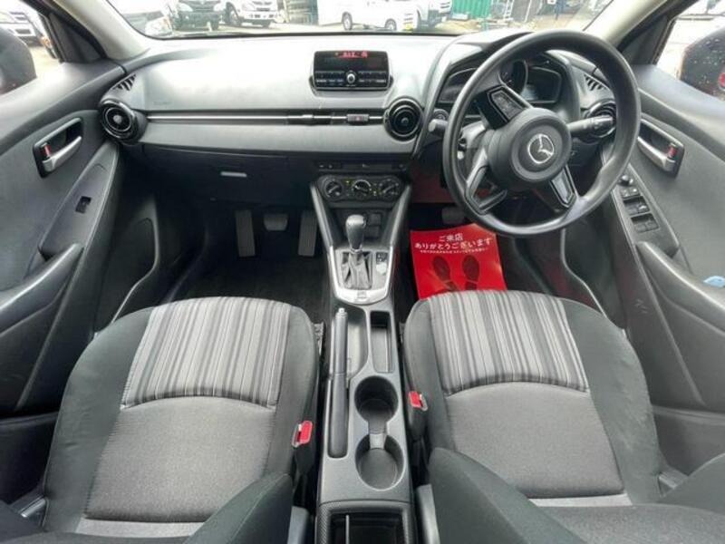MAZDA2