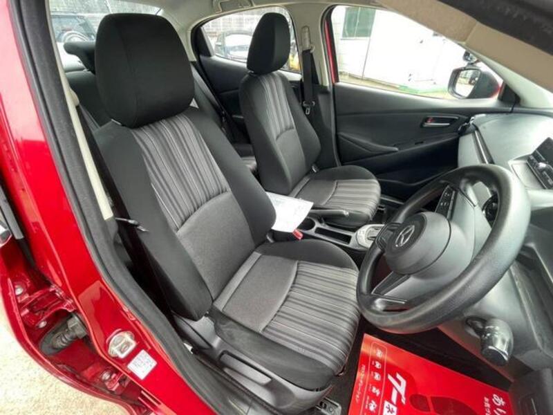 MAZDA2
