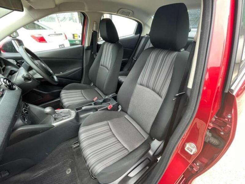 MAZDA2