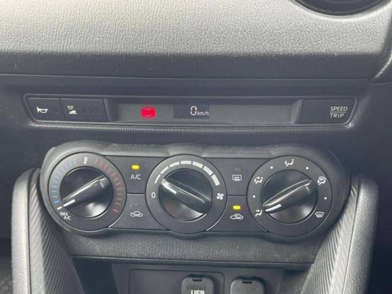 MAZDA2