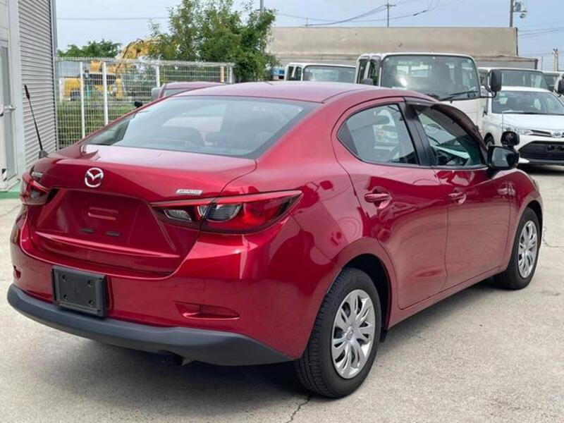 MAZDA2