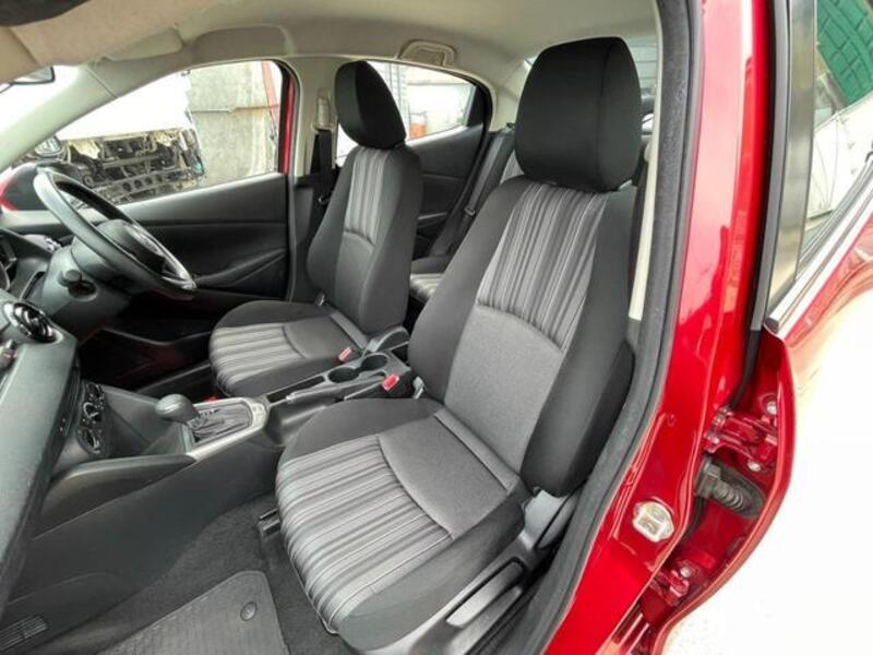 MAZDA2